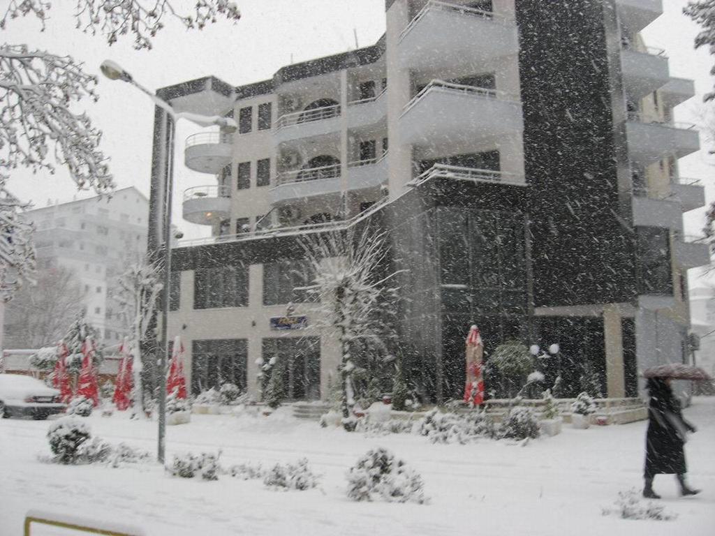 Perla Hotel Pogradec Buitenkant foto