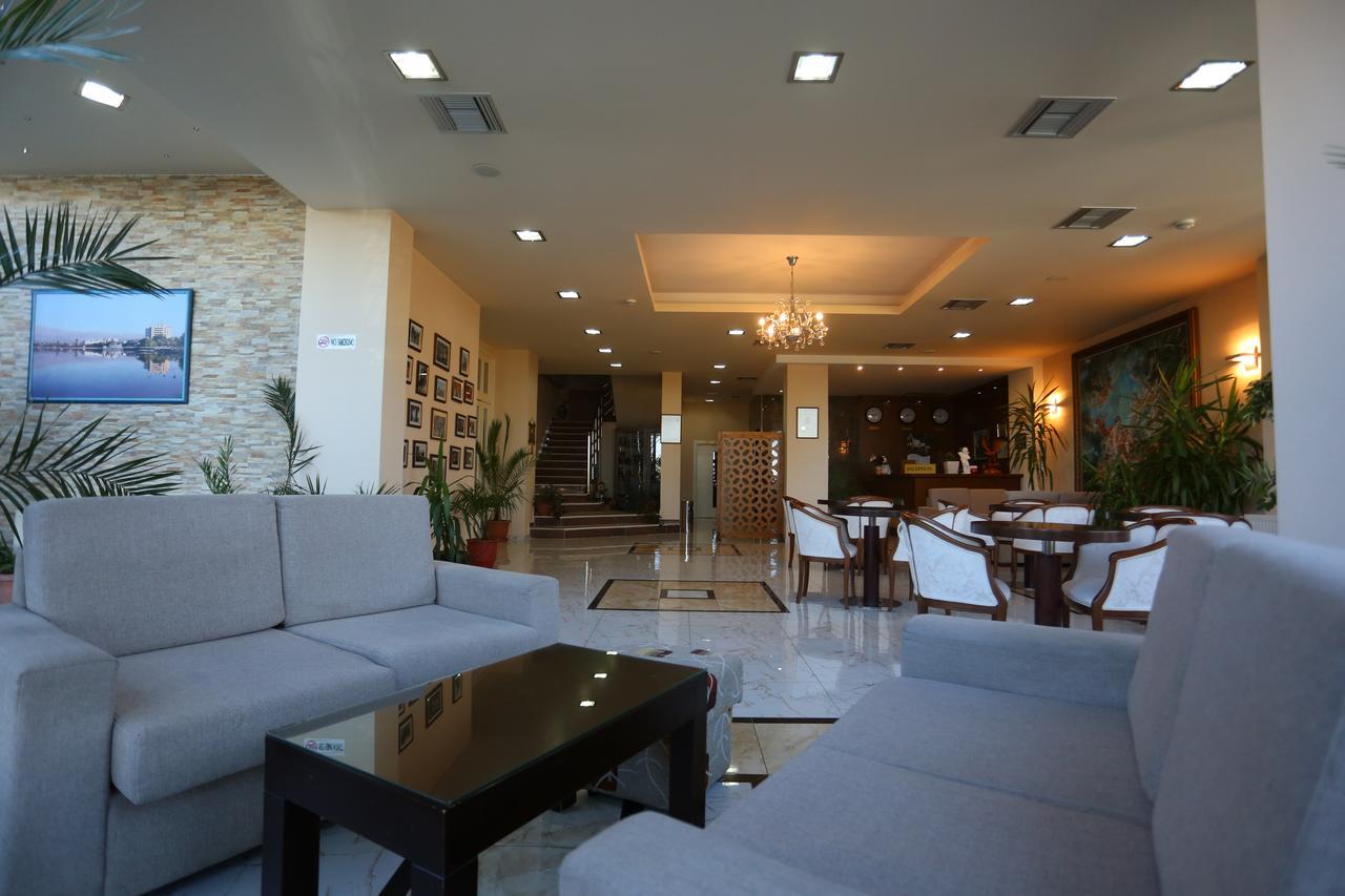 Perla Hotel Pogradec Buitenkant foto